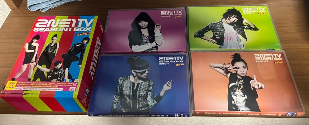 2NE1 TV SEASON 1 BOX - メルカリ