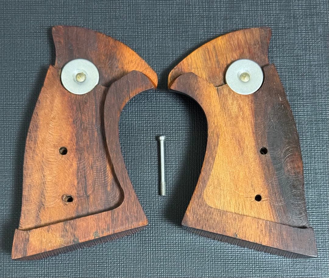 S&W純正 Nフレーム用 実物グリップ ゴンカロ - メルカリ