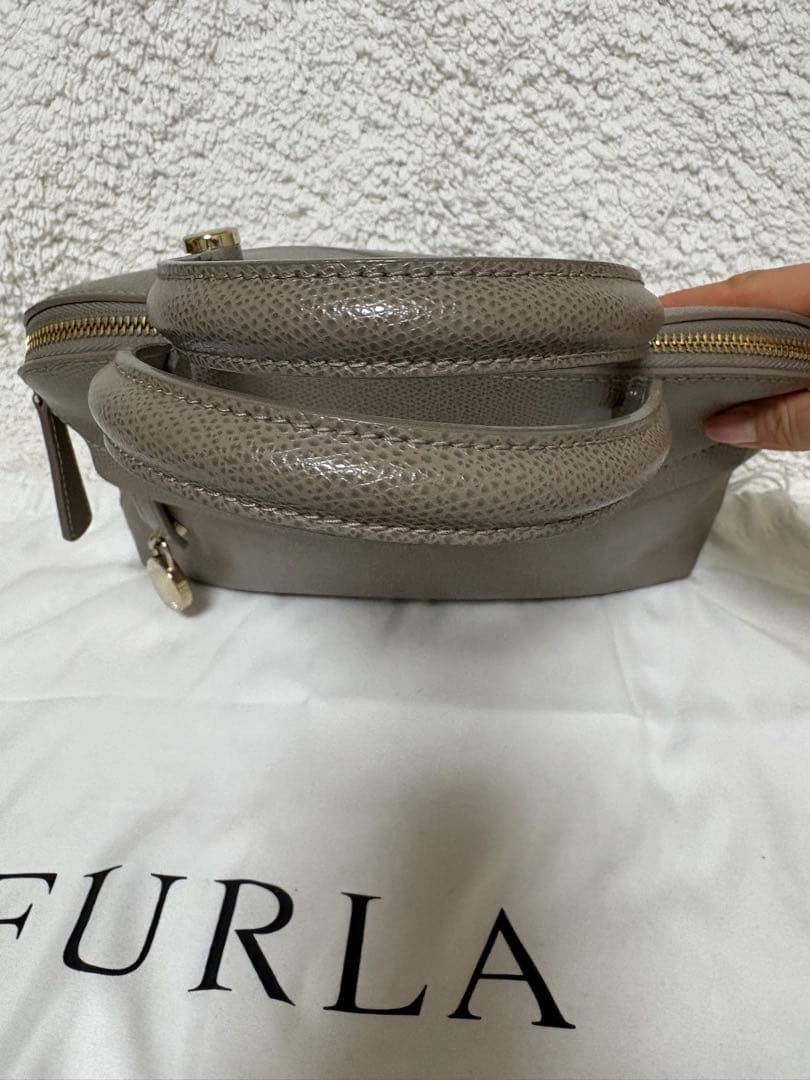美品】フルラ パイパー グレージュ ハンドバッグ ショルダーバッグ M