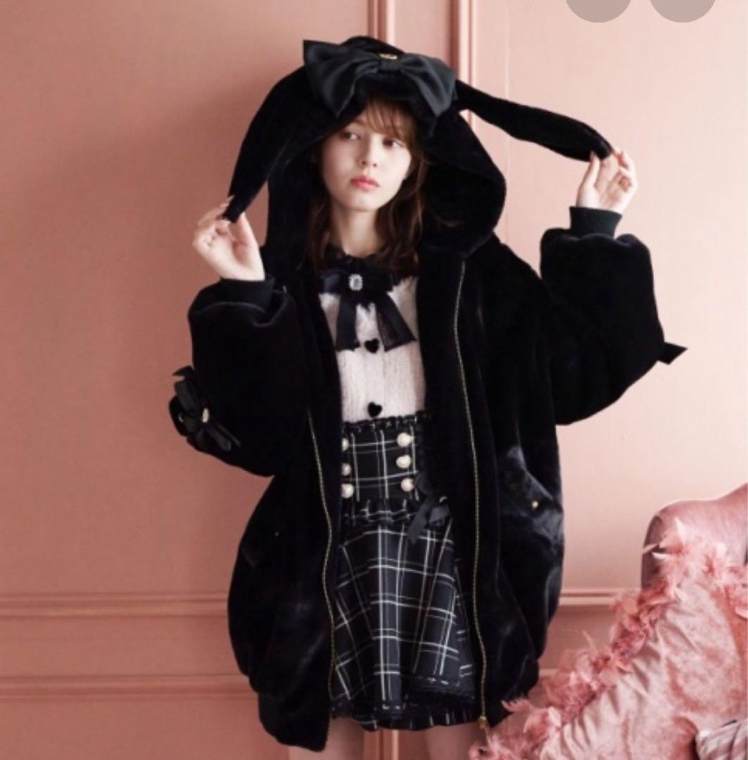 LIZLISA うさみみフードファーブルゾン アウター ブラック うさみみフードファーブルゾンの店舗予約受付中！リズリサコーデと双子