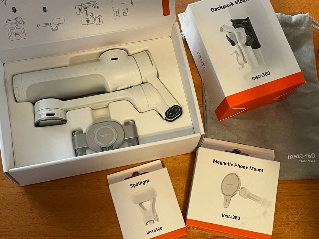 Insta360 Flow 2 Pro vlogキット、バックパック、ライト付き 楽天市場】Insta360 Flow 2 Pro - スマホジンバル 撮影用ライト付き