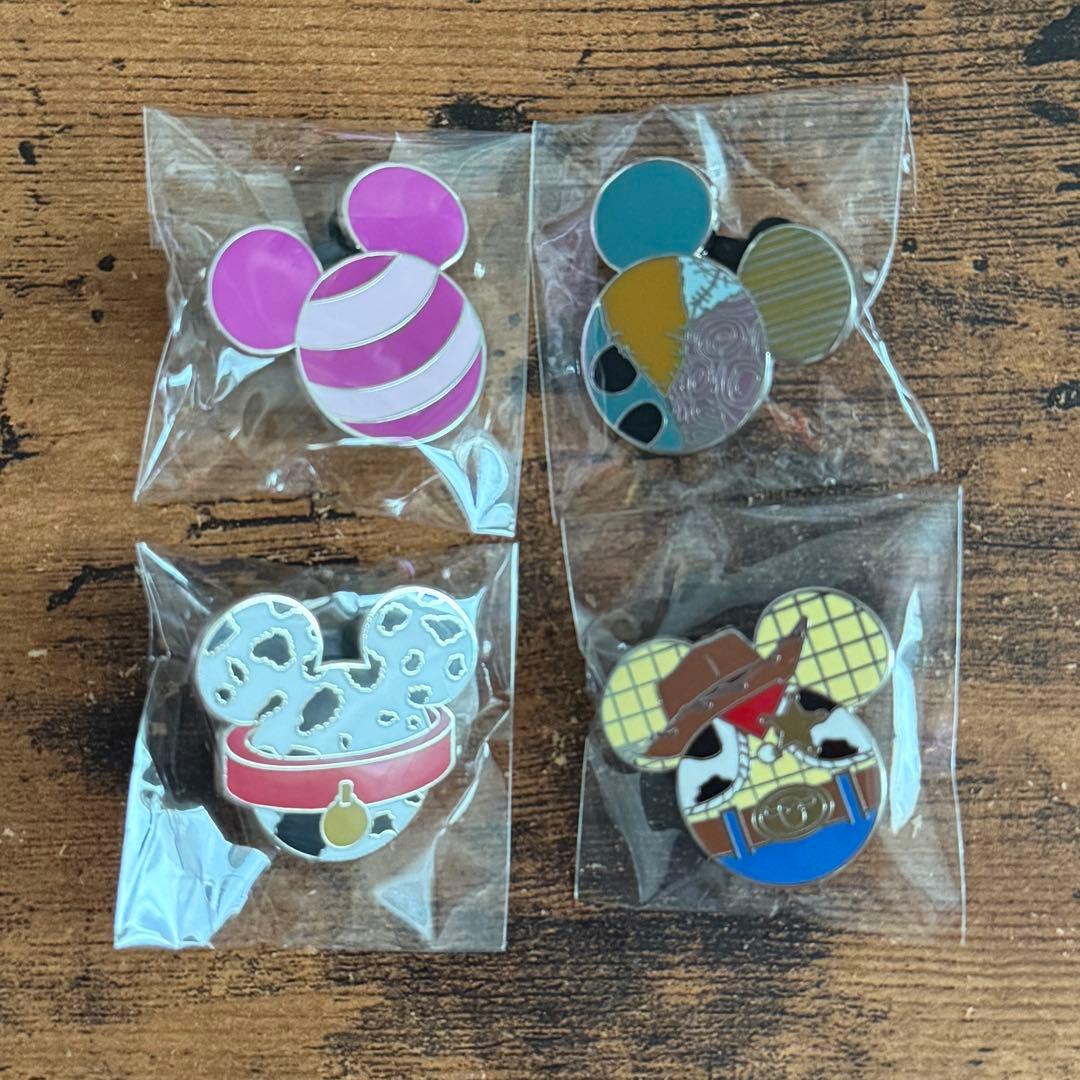 ディズニー ピンバッジ ミッキーマウスと仲間たち - メルカリ