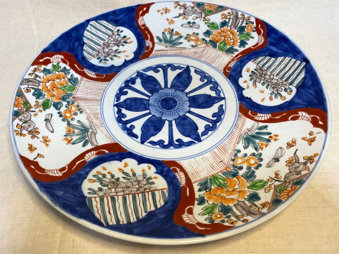 伊万里　古伊万里　色絵　大皿　花の図　蝶の図　1客 色絵花卉図大皿 文化遺産オンライン