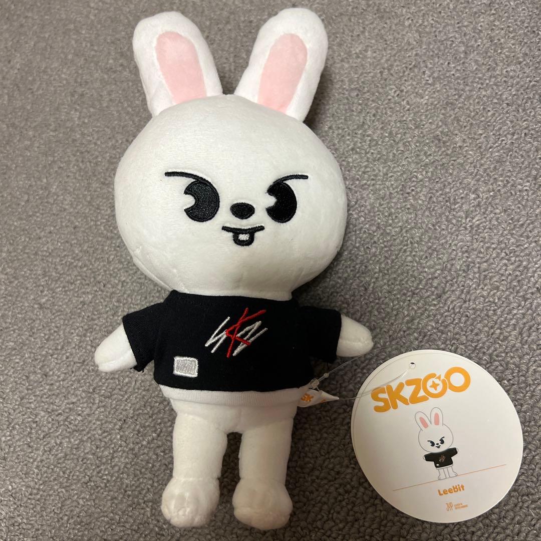 公式】スキズ SKZOOリノ ぬいぐるみ Straykids - メルカリ