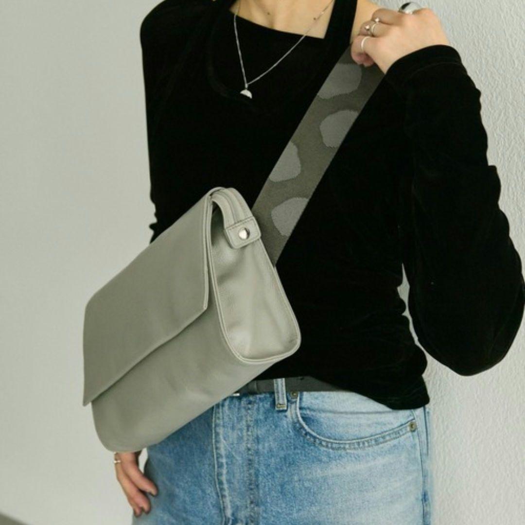 イアパピヨネ 柄ワイドテープ ショルダーバッグ グレー 中古・古着通販】ear PAPILLONNER (イアパピヨネ) ワイドテープ