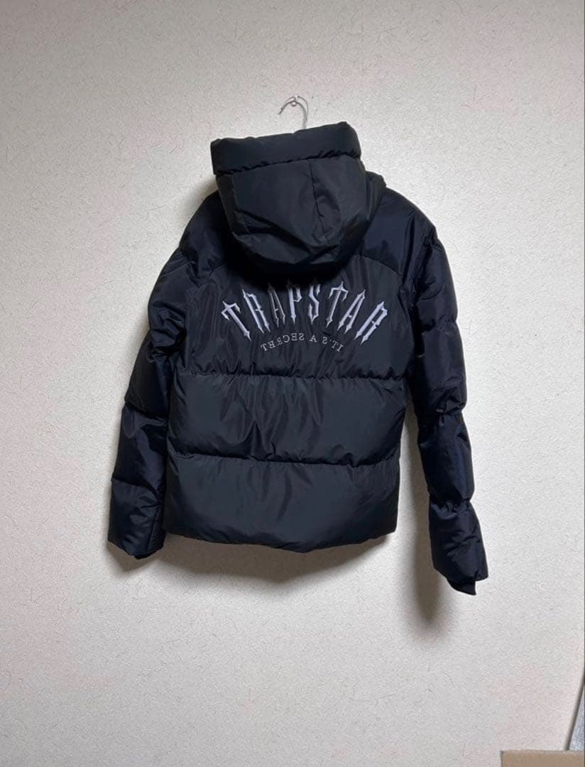 TRAPSTAR ブラック ダウンジャケット M - メルカリ
