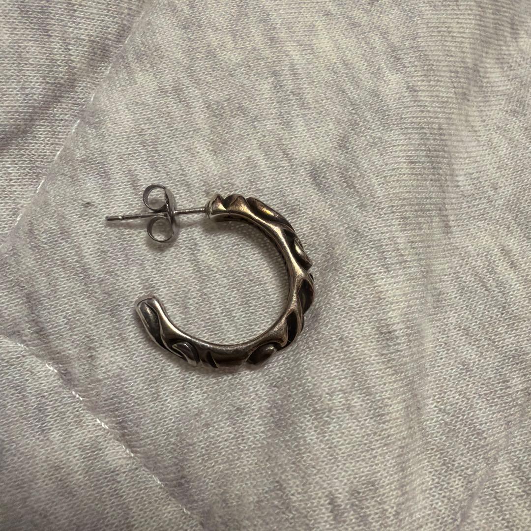 CHROME HEARTS クロムハーツ スクロールフープピアス 925 片耳 - メルカリ