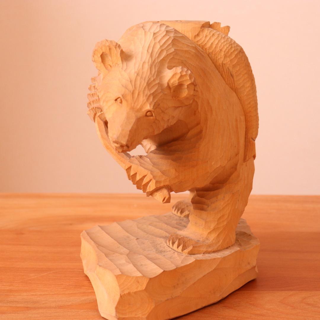 シャケ背負い木彫り熊 伊藤幹男作 一点物 無塗装 - メルカリ