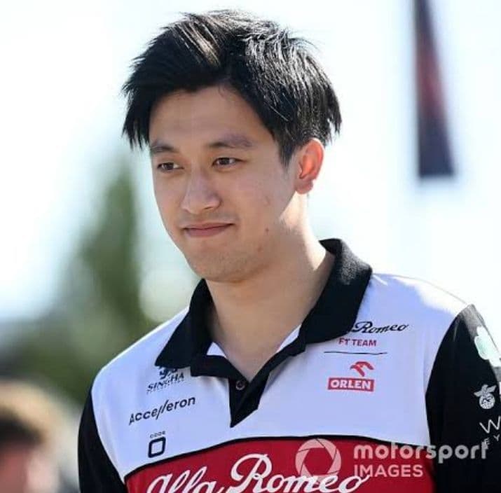 希少】F1 Alfa Romeo 周冠宇 サイン入りポロシャツ - メルカリ