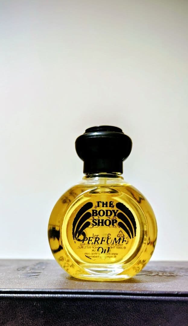 大容量】香水(パヒュームオイル) ボディショップ バニラ - メルカリ