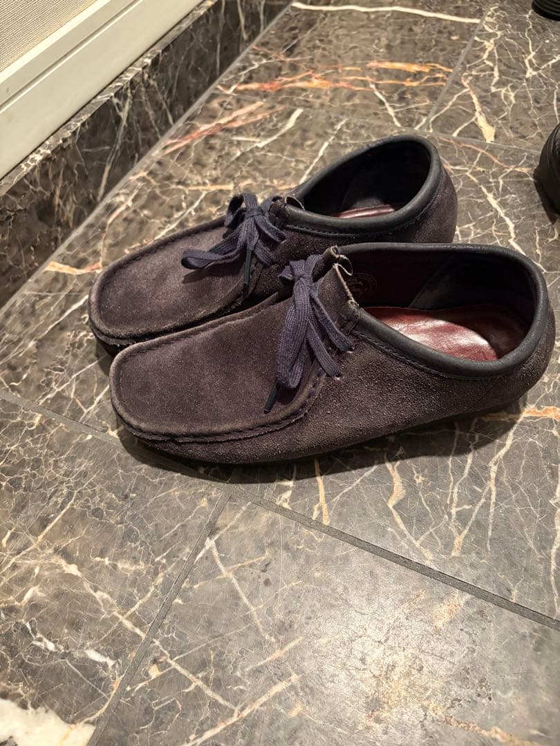 ダークグレー スエード モカシンシューズ　ワラビー　clarks Clarks（クラークス） CLARKS ORIGINALS WALLABEE ワラビー DARK GREY