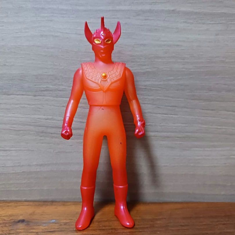 ウルトラマンタロウ ウルトラダイナマイト ソフビ ライブサイン - メルカリ