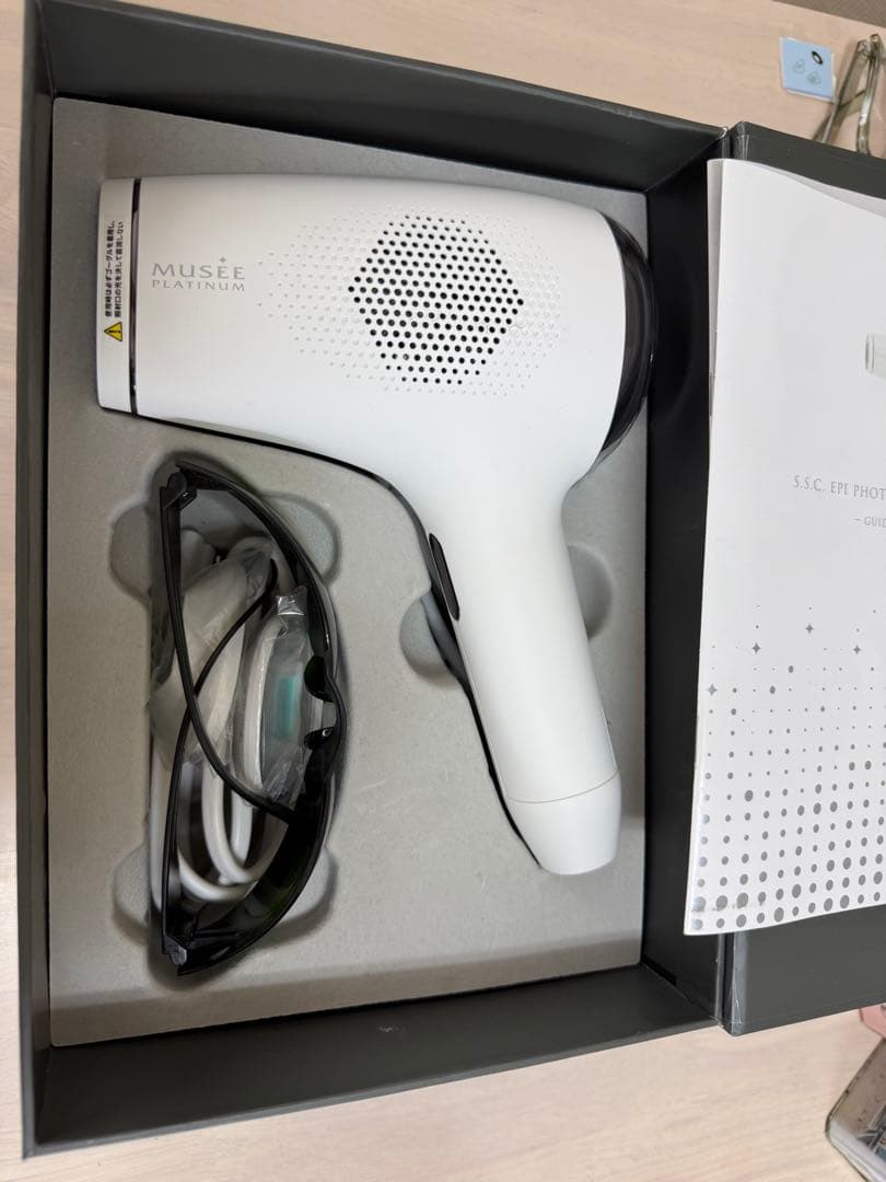 MUSEE PLATINUM 脱毛器 保護メガネ付き - メルカリ