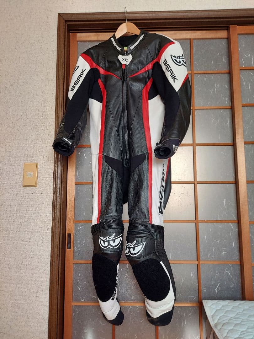 希少】BERIK ベリック レーシングスーツ ツナギ MFJ公認 54 - メルカリ