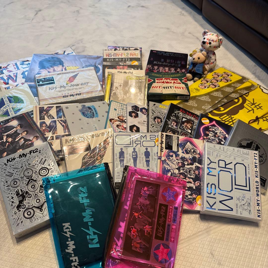 Kis-My-Ft2 まとめ売り 美品 Kis-My-Ft2 CD DVD 本 まとめ売り キスマイ KisーMyーFt2 .