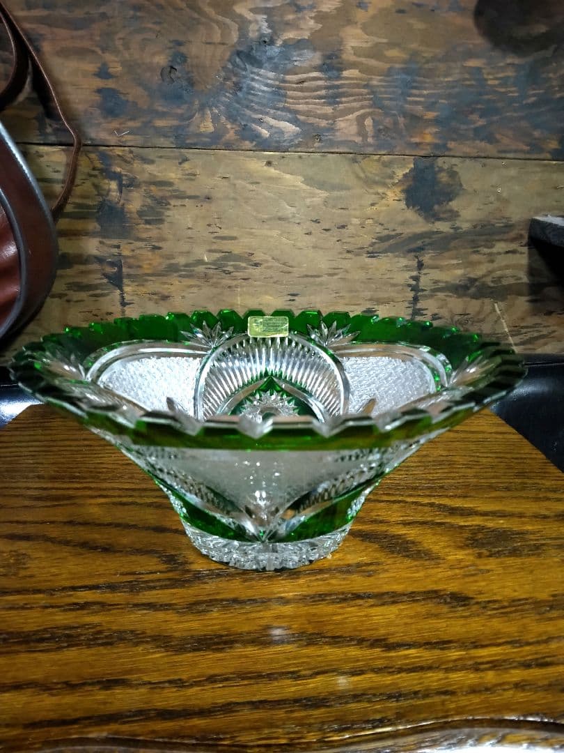旧東ドイツ製　ドレスデンクリスタル 切子グリーン　Lausitzer Glas Amazon.co.jp: Lausitzer Glas ラウジッツァー グラス ドレスデン