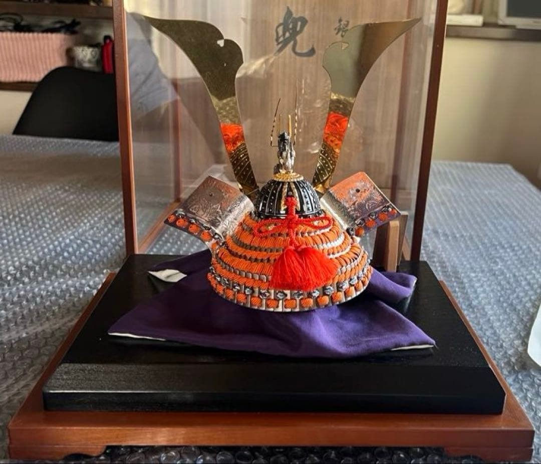 純銀 兜 (剣付) 銀細工 関工芸 武比古 ケース飾り - メルカリ