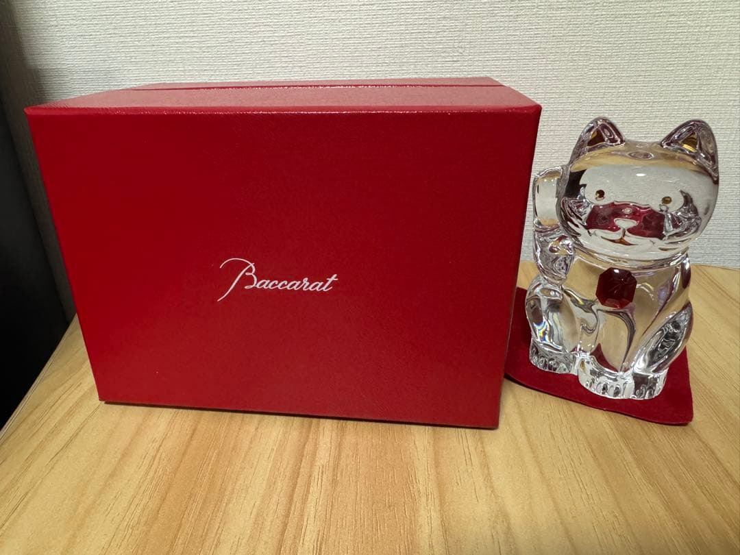 美品！バカラ 招き猫 まねき猫 レッドオクトゴン 箱付き バカラ（Baccarat） まねき猫 レッドオクトゴン Sサイズ 招き猫