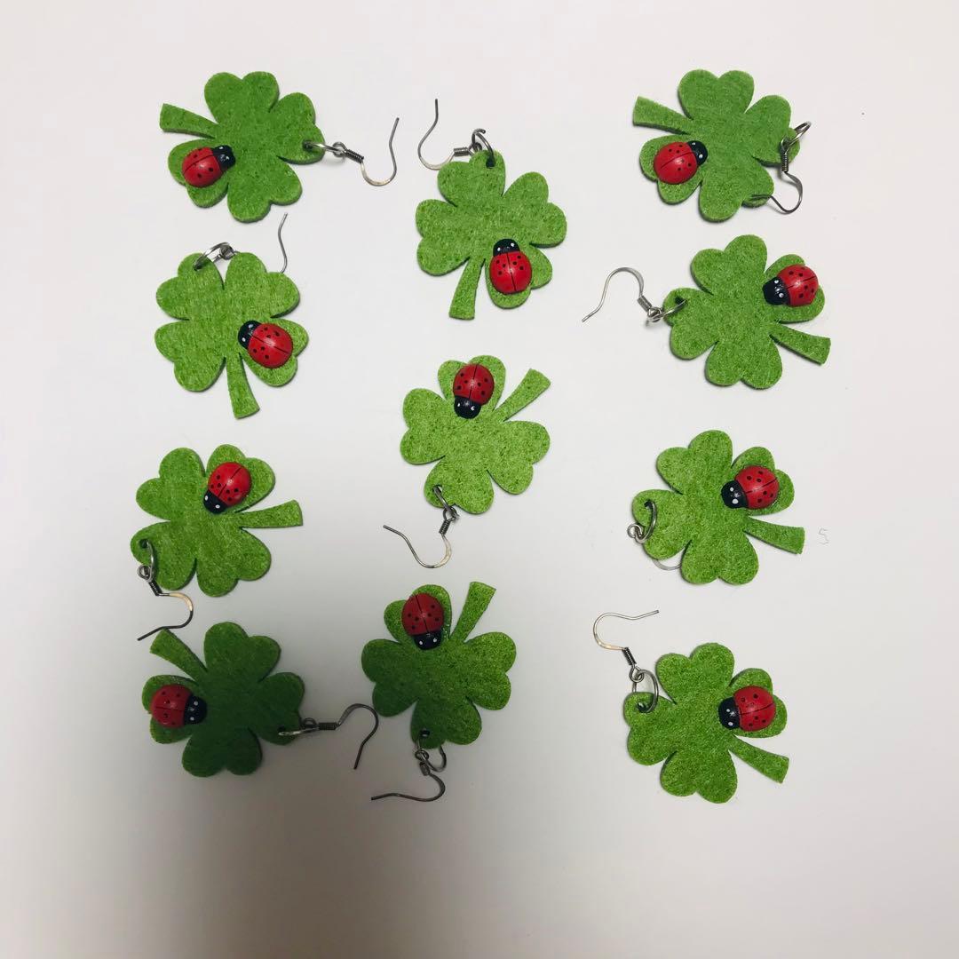 フェルトチャーム 四つ葉のクローバー てんとう虫 ハンドメイド - メルカリ