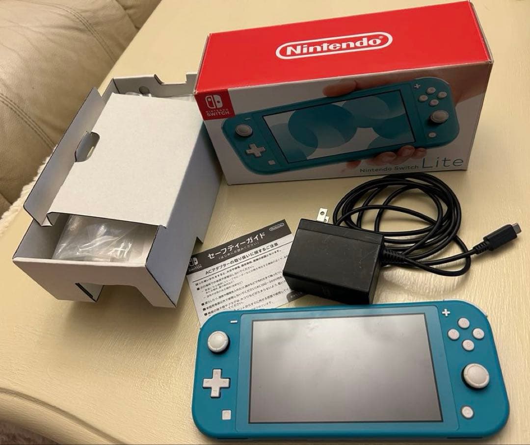Nintendo Switch Lite本体 (ターコイズ) 充電器・箱あり Nintendo Switch Lite ターコイズ 本体 充電器付き 箱付き