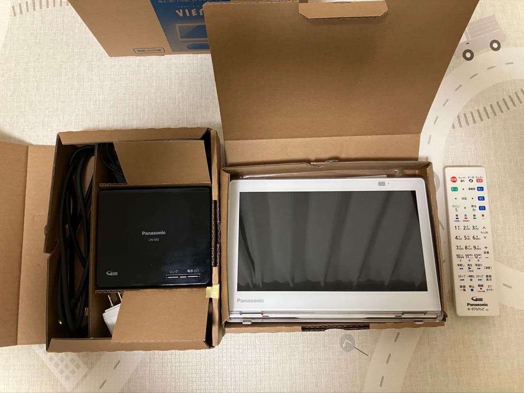 パナソニック 10V型 液晶 テレビ プライベート・ビエラ UN-10CE8-W UN-10CE8 ポータブルテレビ プライベート・ビエラ VIERA ホワイト [10V