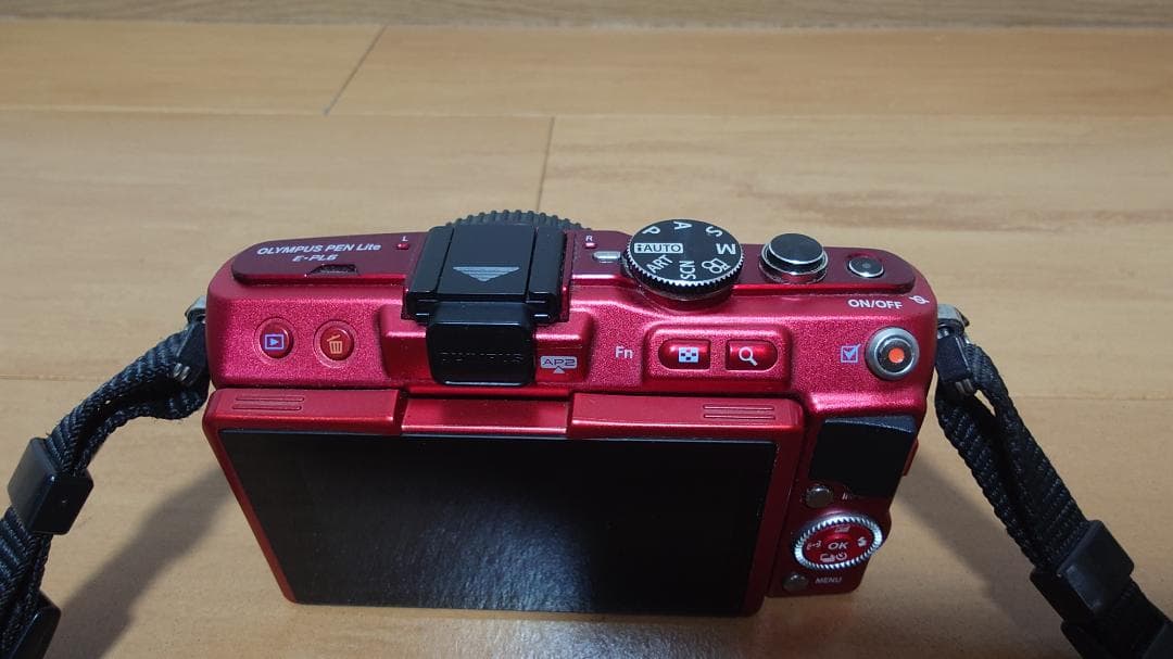 ジャンク品】Olympus E-PL6 ミラーレスカメラ レッド+レンズ2本