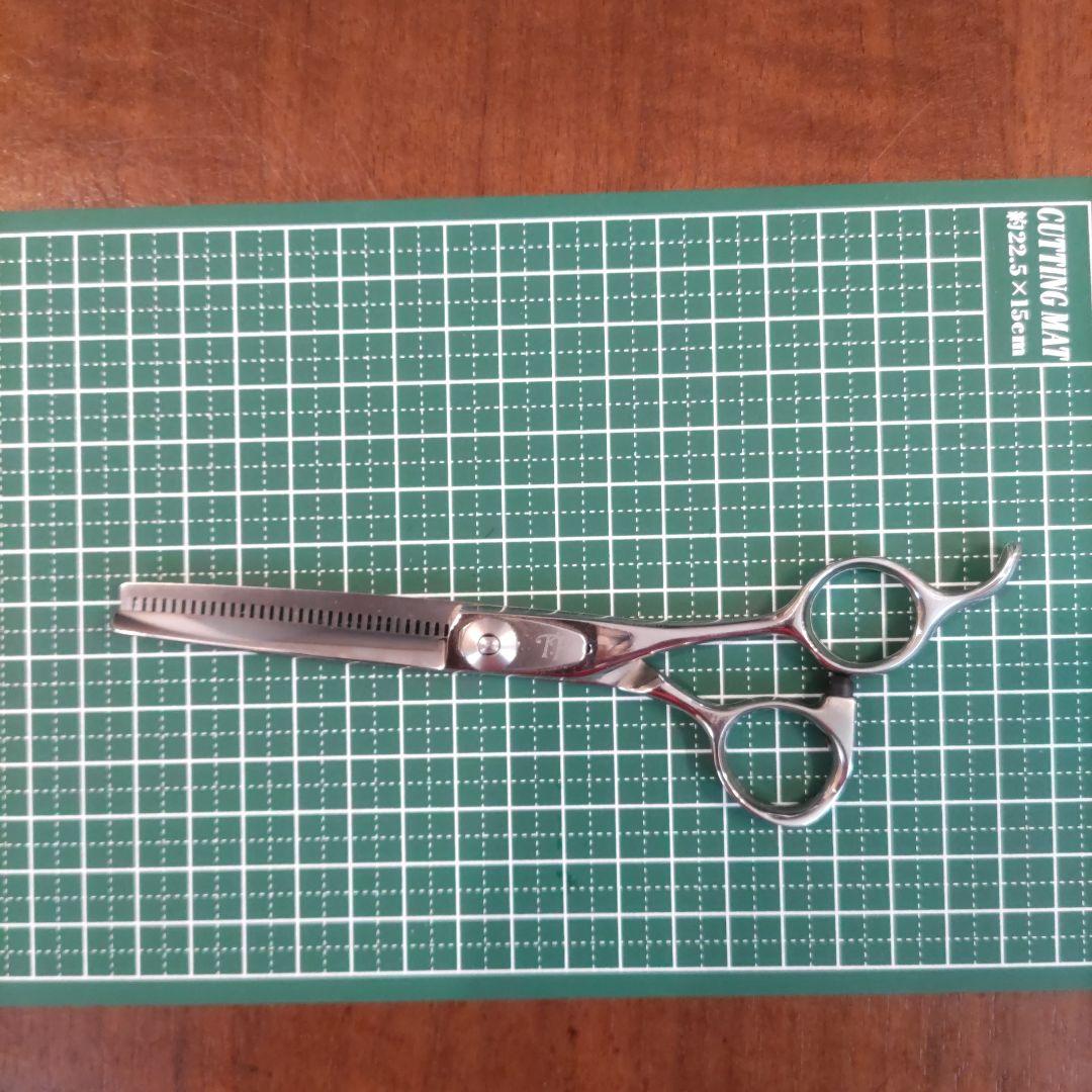 ステンレス製　セニングシザー 6インチ　ファキモス　理容　美容　すきバサミ ステンレス製 セニングシザー 6インチ ファキモス 理容 美容 すき