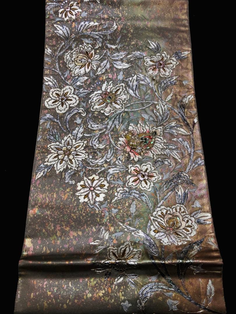 袋帯 螺鈿 金彩 刺繍 花唐草文様 お太鼓柄 - メルカリ