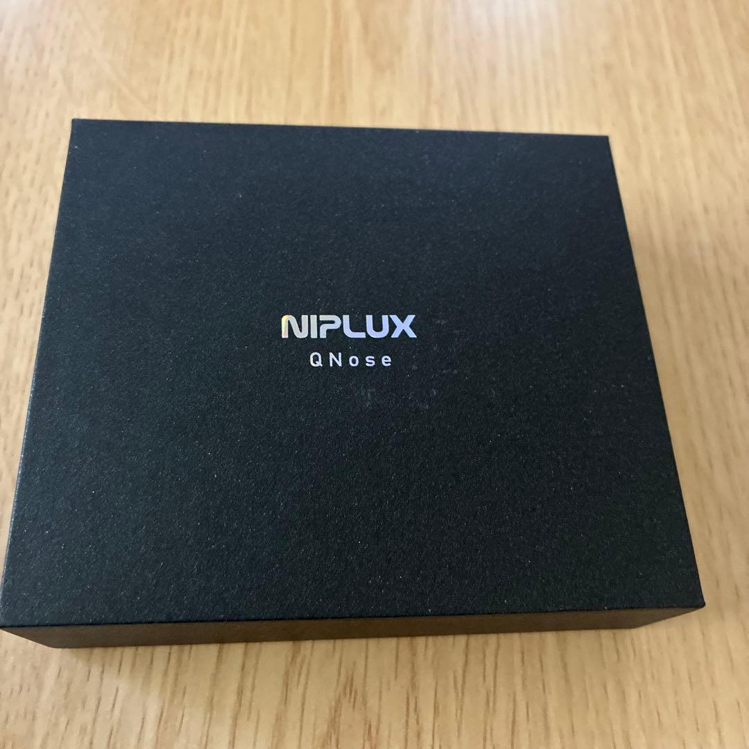 NIPLUX QNose EMS LED美顔器　鼻　キュノーズ　ニプラックス NIPLUX公式店】QNose│キュノーズ│鼻専用美顔器│鼻から始まる美印象