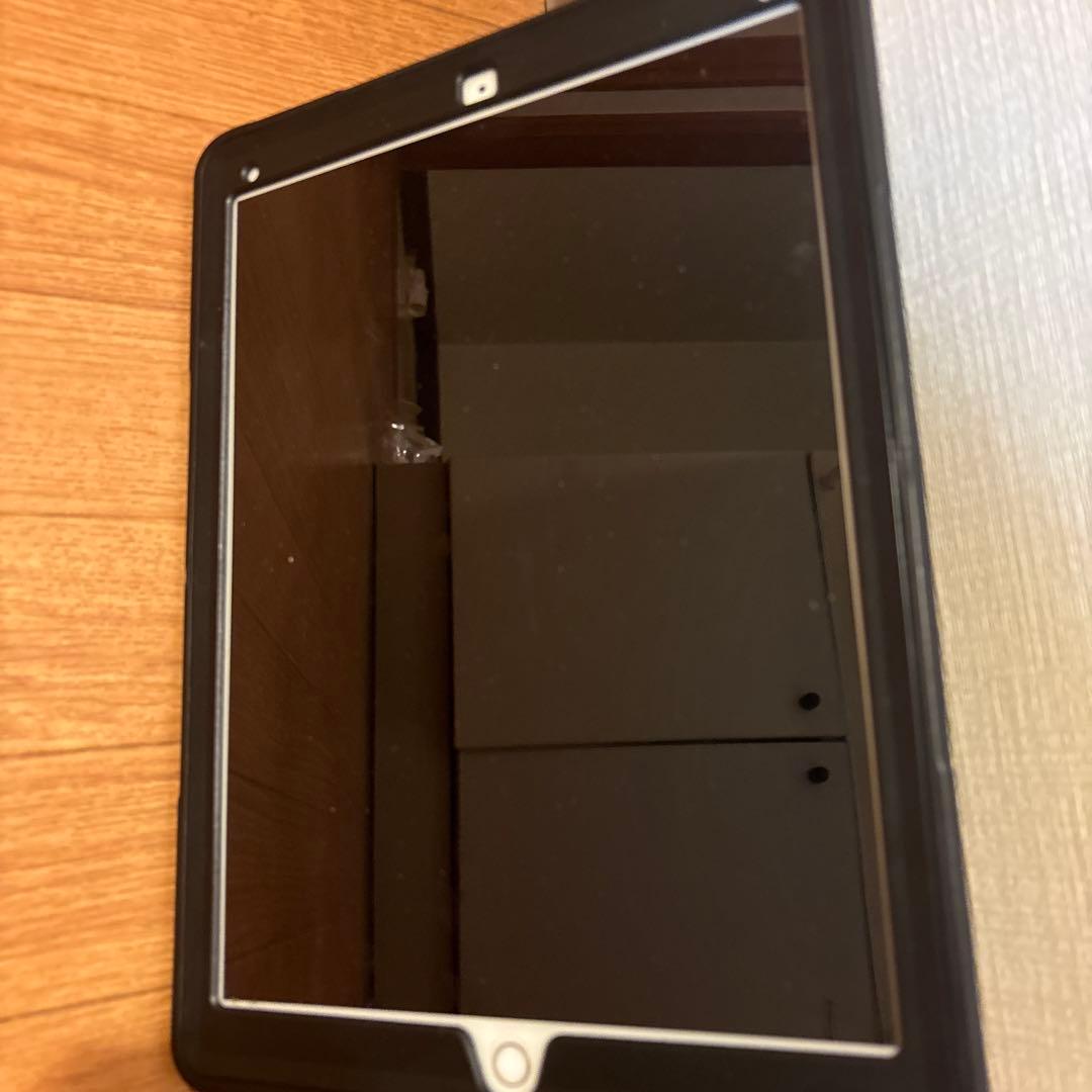 iPad 第5世代 128GB KDDI ケース付き au限定】iPad mini(第5世代)用 ブックタイプケース／ブラック