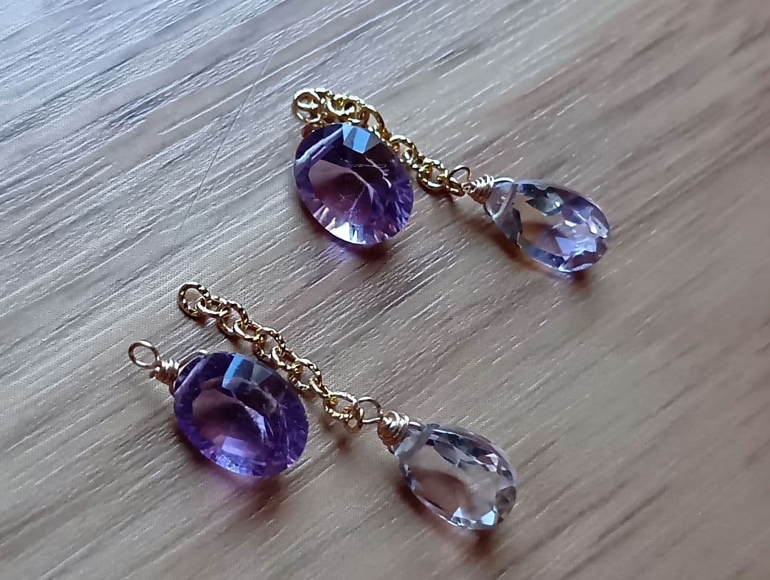 515/14kgfタンザナイト・ヘソナイト・ブルームーンストーンのチャーム 14kgf 青白い月の光を湛えたブルームーンストーンとタンザナイトの