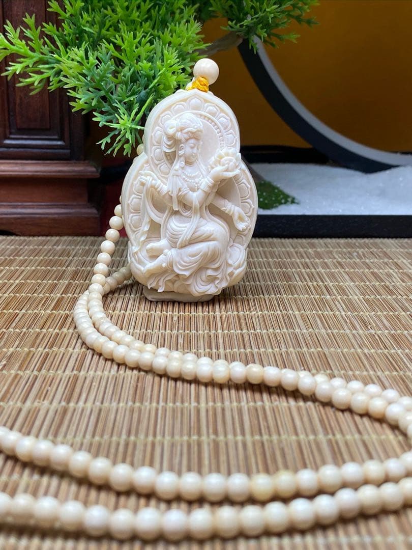 天然マンモス牙美しい手作り彫刻 四臂観音 ネックレス