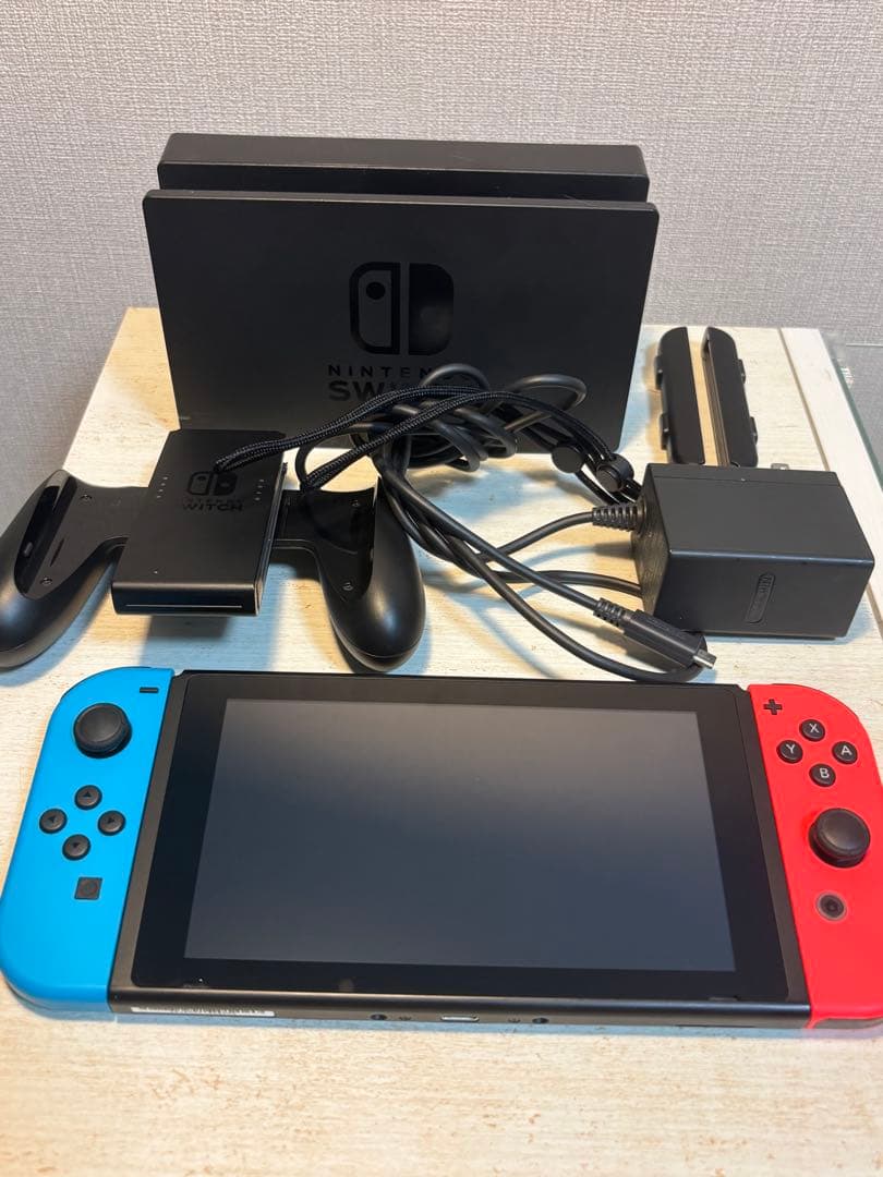 Nintendo Switch 本体　その他付属品付き 任天堂（Nintendo） 新型 スイッチ Switch 本体 完品 ジョイコン Joy