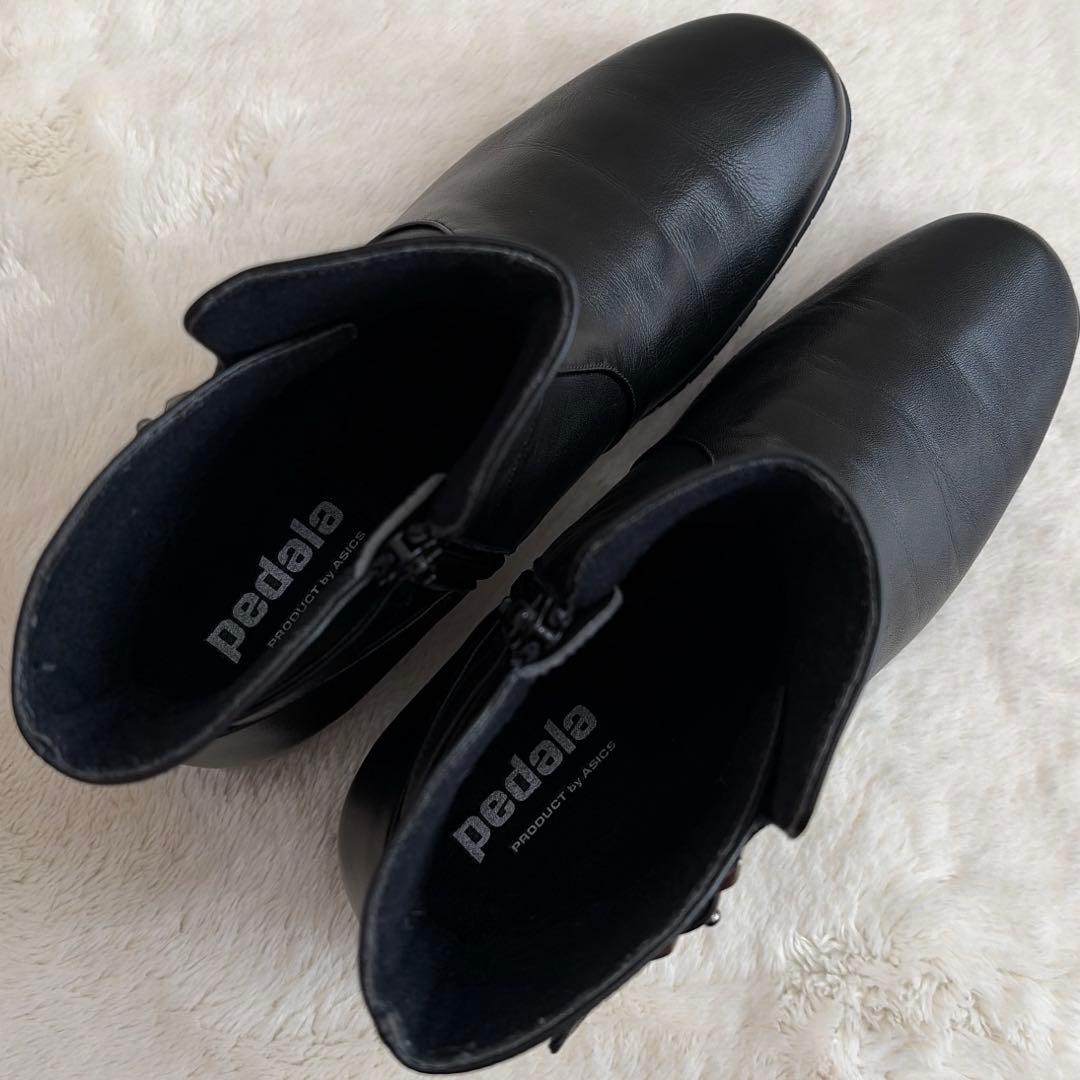 ペダラ】23.5 アシックス ショートブーツ クロスベルト 黒 サイド