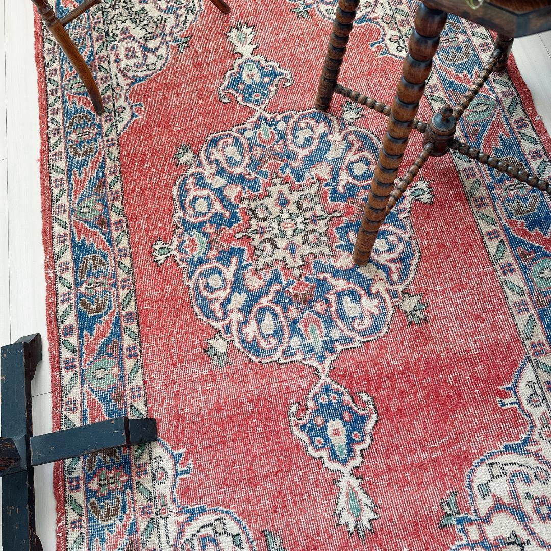 トルコ ヴィンテージラグ A128 レッド ネイビー ターコイズブルー