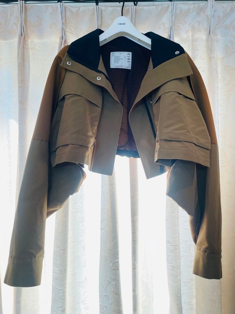 【ほぼ未使用】sacai クロップドジャケット ベージュ/ネイビー sacai(サカイ) 25SSCotton Chino JacketスイングトップZIPジャケット25