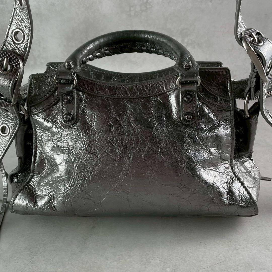 極美品】バレンシアガ NEO CAGOLE 2wayハンド シルバー - メルカリ