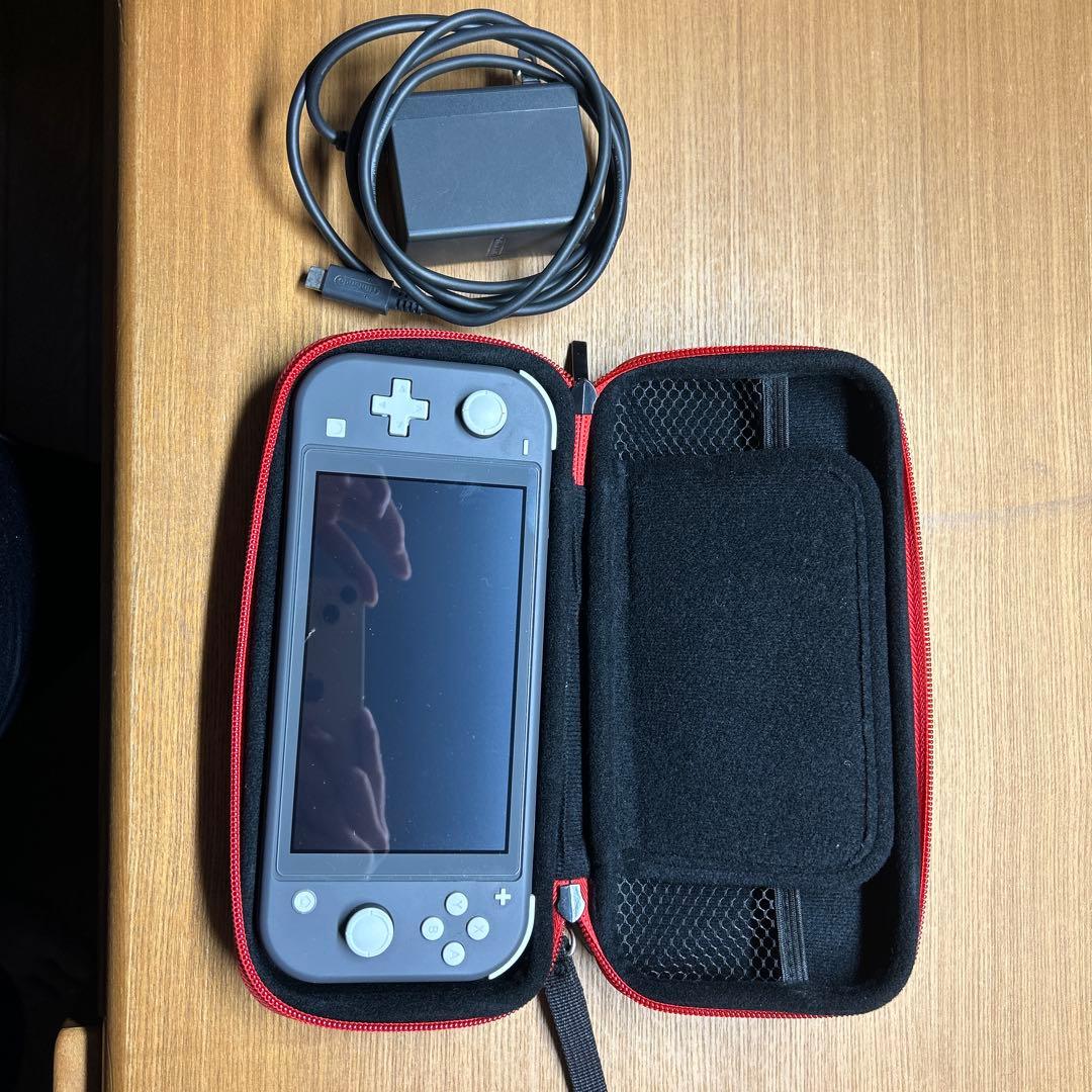 Nintendo Switch Lite 本体、充電器、ケース Lite専用 在庫限り 70％OFF】Nintendo Switch キャリングケース 軽量