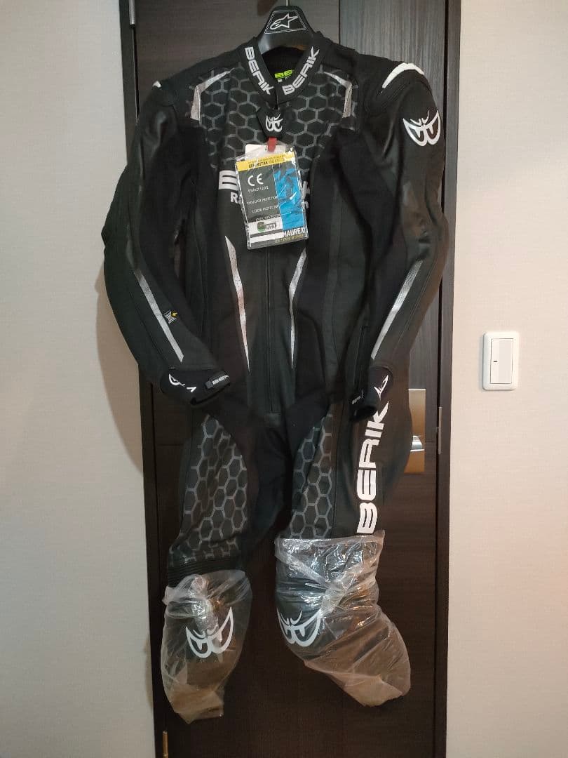新品 MFJ公認 BERIK レーシングスーツ サイズ54 ベリック - メルカリ