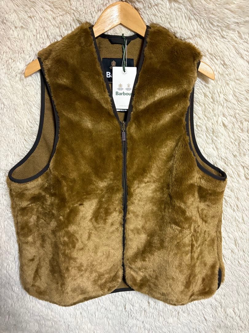 新品 タグ付きBarbour ファーライナー インナーベスト 40 ワイド Barbour（バブアー） ライナーベスト WARM PILE WAISTCOAT/ZIP-IN