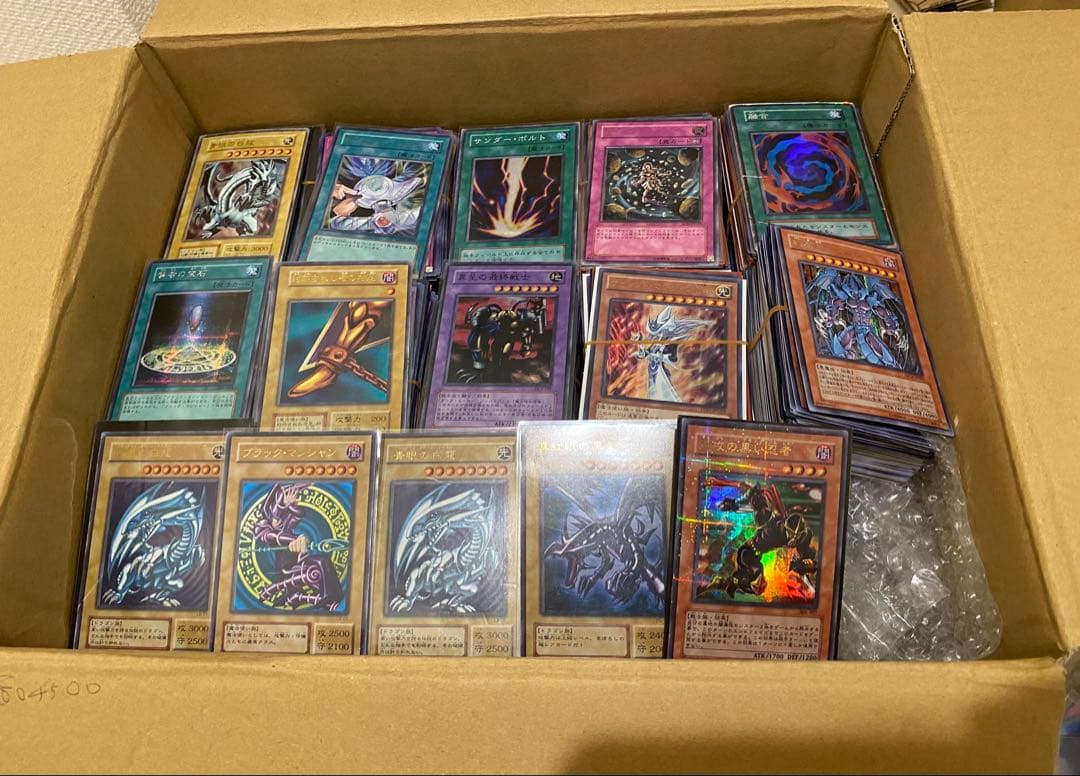 遊戯王 光り物のみ日版　5100枚 まとめ　スーパーレア以上　初期 2期 遊戯王 光り物のみ日版 5100枚 まとめ スーパーレア以上 初期 2期