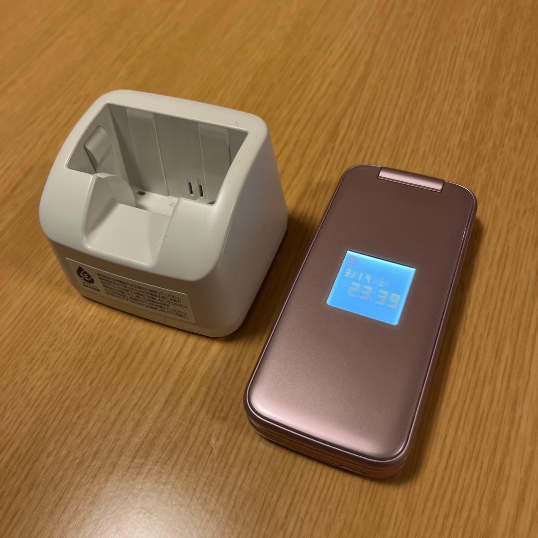 ドコモ　F-01M ガラケー　らくらくホン ピンク　純正卓上ホルダー付き　美品 ムスビー｜docomo らくらくホン F-01M ピンク 充電器 卓上ホルダ