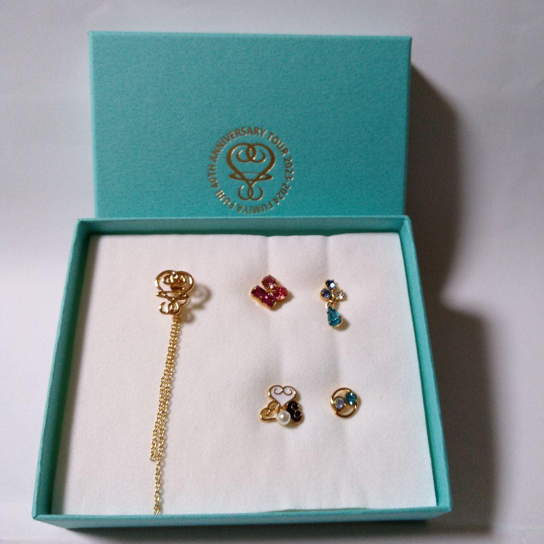 藤井フミヤさんFF ピアスセット - メルカリ