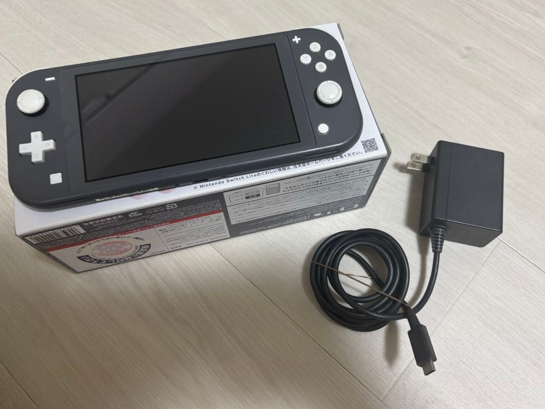 Nintendo Switch Lite グレー 充電器・外箱付き ゲオ公式通販サイト/ゲオオンラインストア【中古・箱説あり・付属品