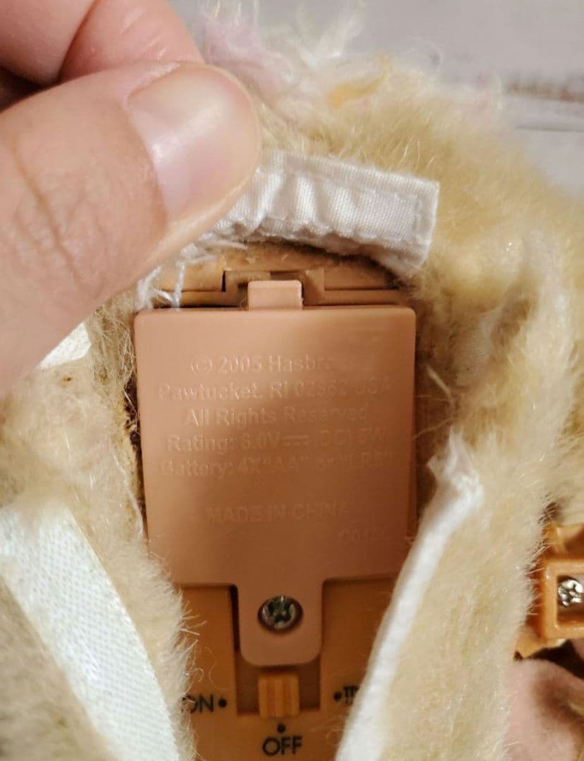 ☆ファービー2☆　英語版　【訳あり】　◇◆足と電池蓋に破損あり◇◆