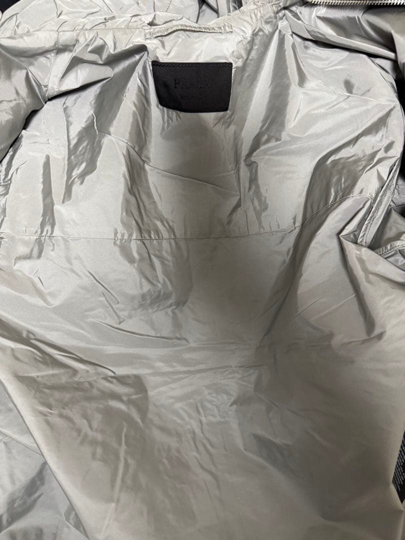 PRADA グレー フード付き ナイロンジャケット『週末三日間限定セール