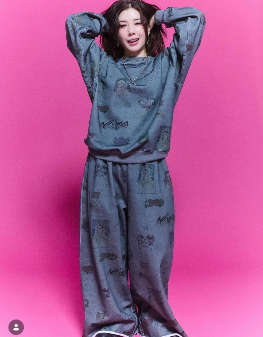 激レア 新品 仲里依紗 Re. アールイードット 手書きスウェット