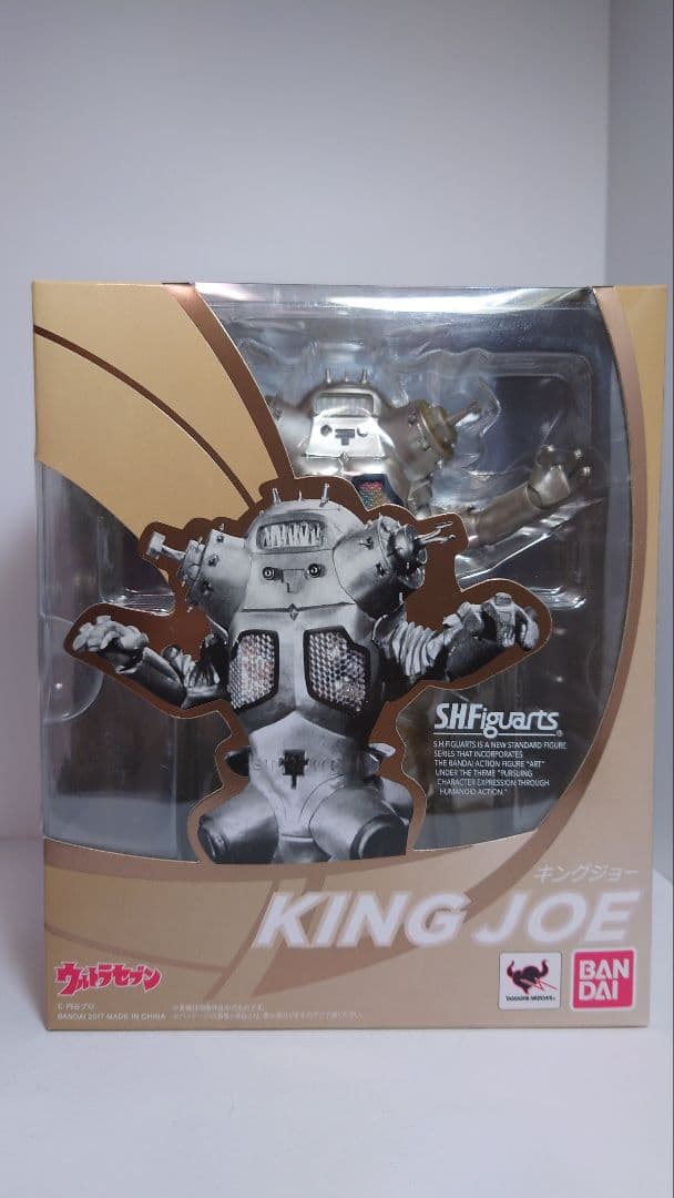 BANDAI SHFiguarts キングジョー Amazon.com: TAMASHII NATIONS - Ultra Seven - King Joe, Bandai S.H.