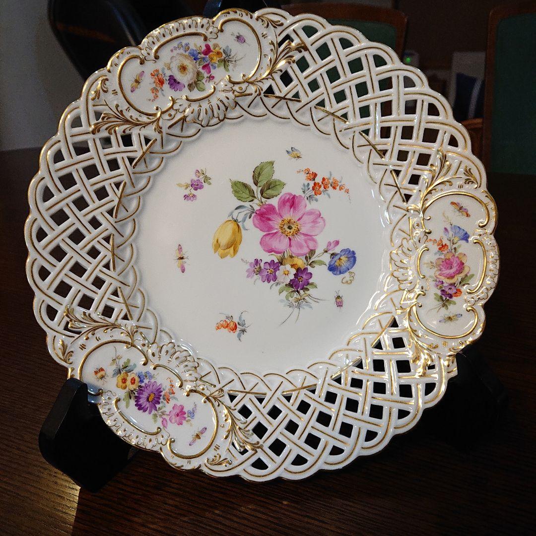 マイセン24㎝花束と昆虫の手描きが美しい金彩透かし皿・アンテイク・ボタン双剣 マイセン 1860-80年頃 瑠璃金彩 昆虫花束文 透かしボーダープレート A