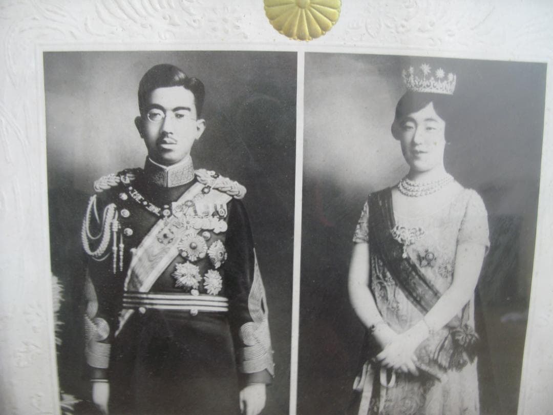 昭和天皇・皇后 両陛下の記念写真/戦闘機の生写真/古い格式ある額縁 3